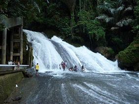 bantimurung waterfall
